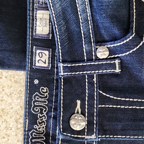 NWT Miss Me Chloe Boot Cut Bling Cross Jeans Size 29 Long - Picture 4 of 12